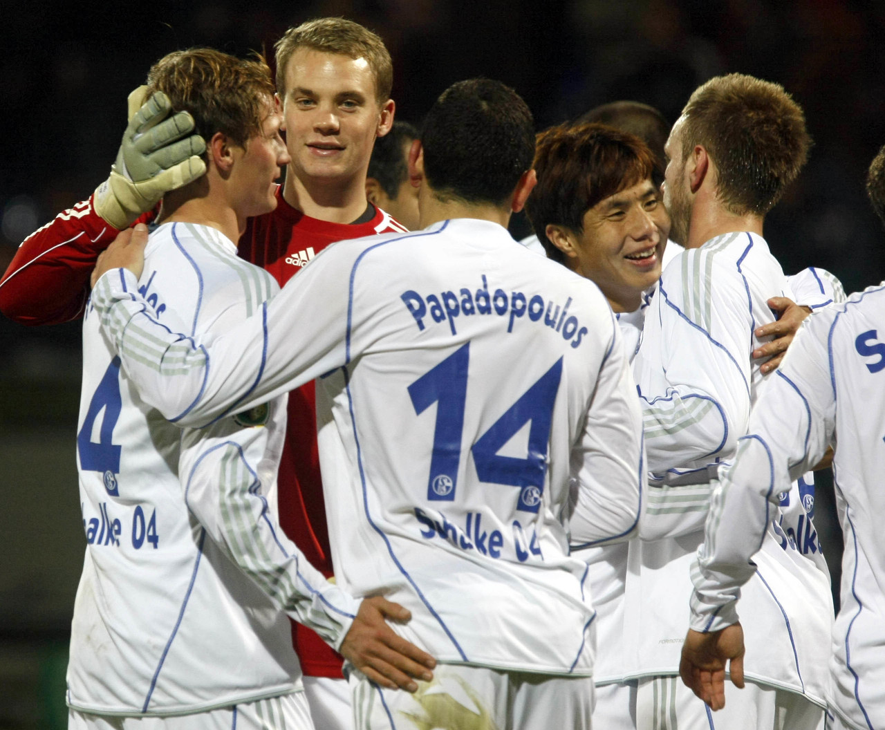 拉基蒂奇：諾伊爾在沙爾克取得的進(jìn)步難以置信，他在門前無所不能