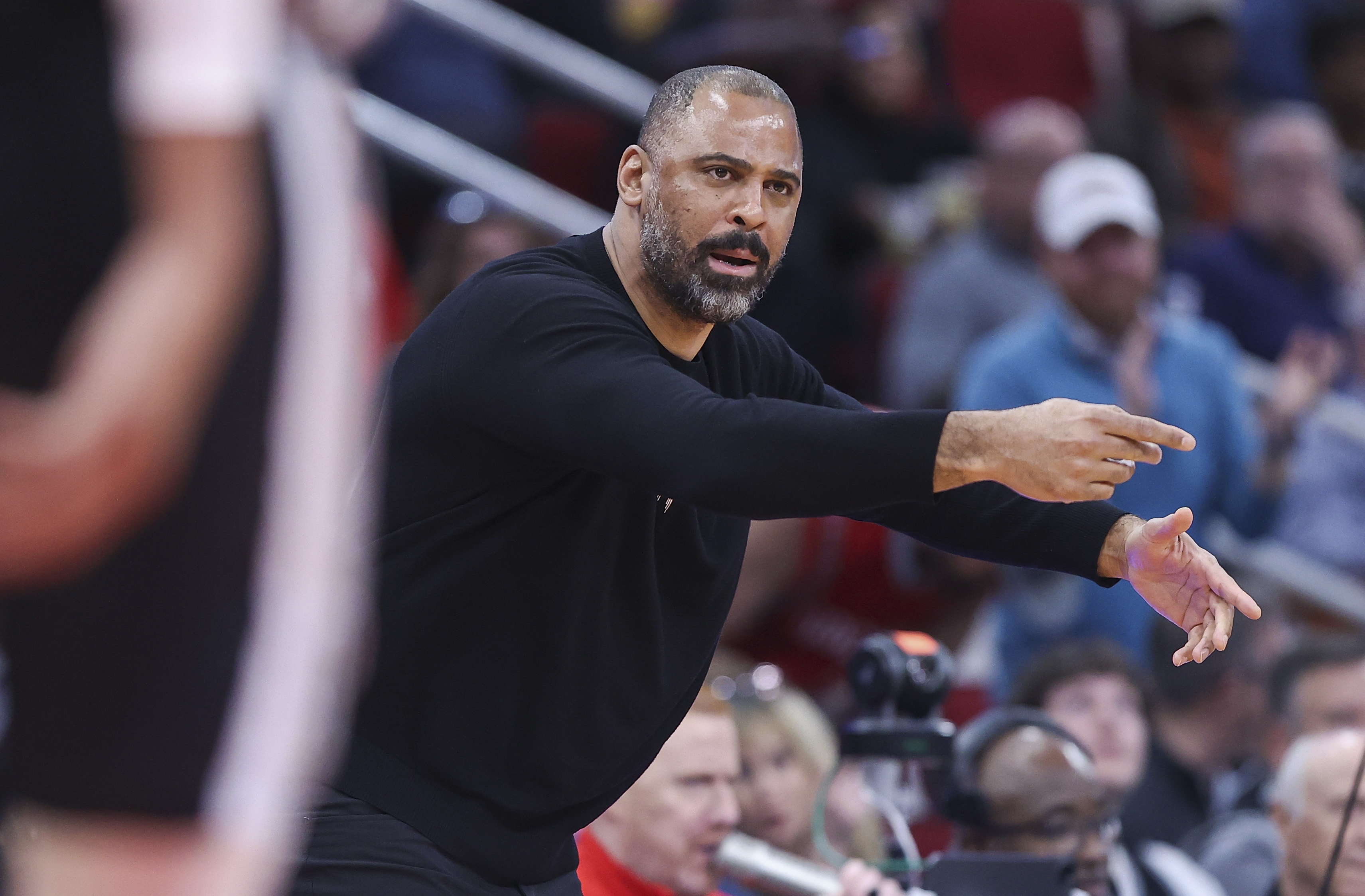 烏度卡:阿門(mén)那個(gè)發(fā)球糟透了 發(fā)不出來(lái)可以叫暫停的