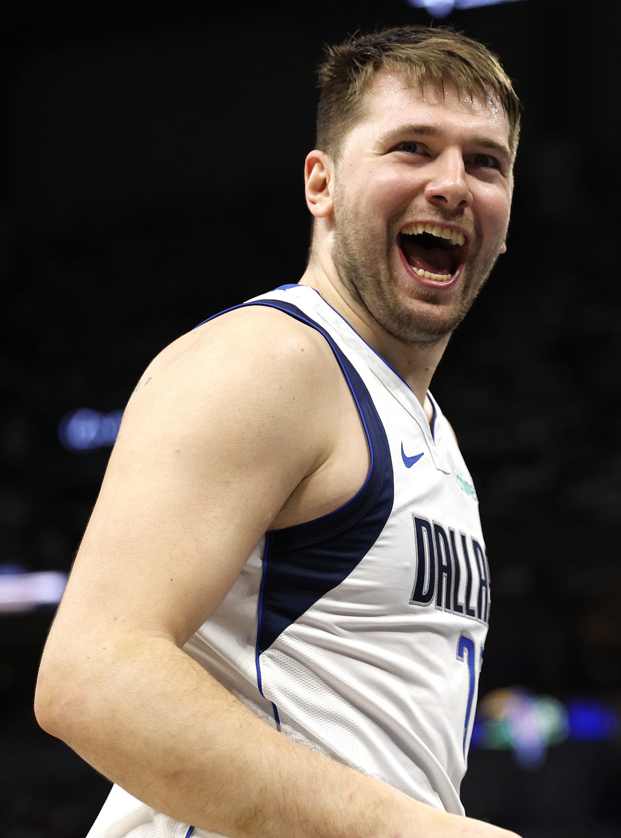 魔術(shù)師:史上最佳傳球手之二同隊(duì) 迫不及待想看盧卡穿上湖人球衣