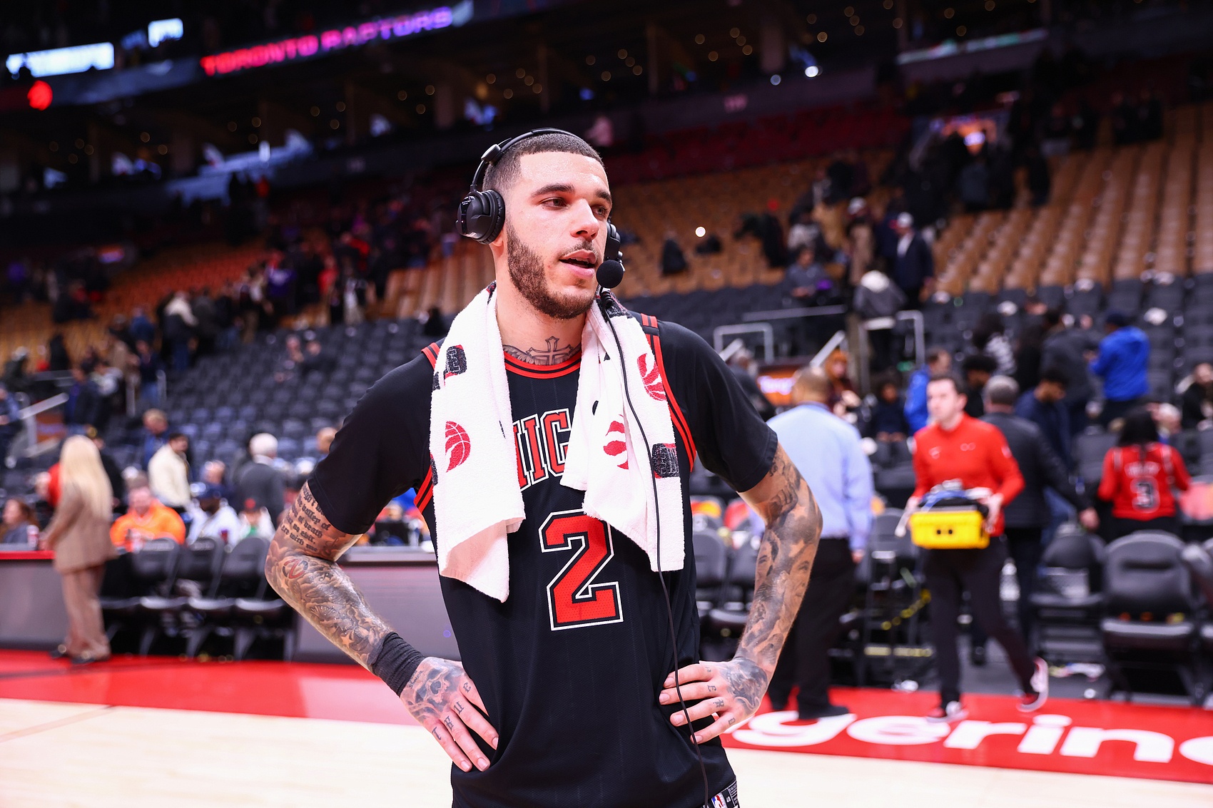 多諾萬:球哥很想打但必須保護(hù)他 不排除到賽季末解除時(shí)間限制