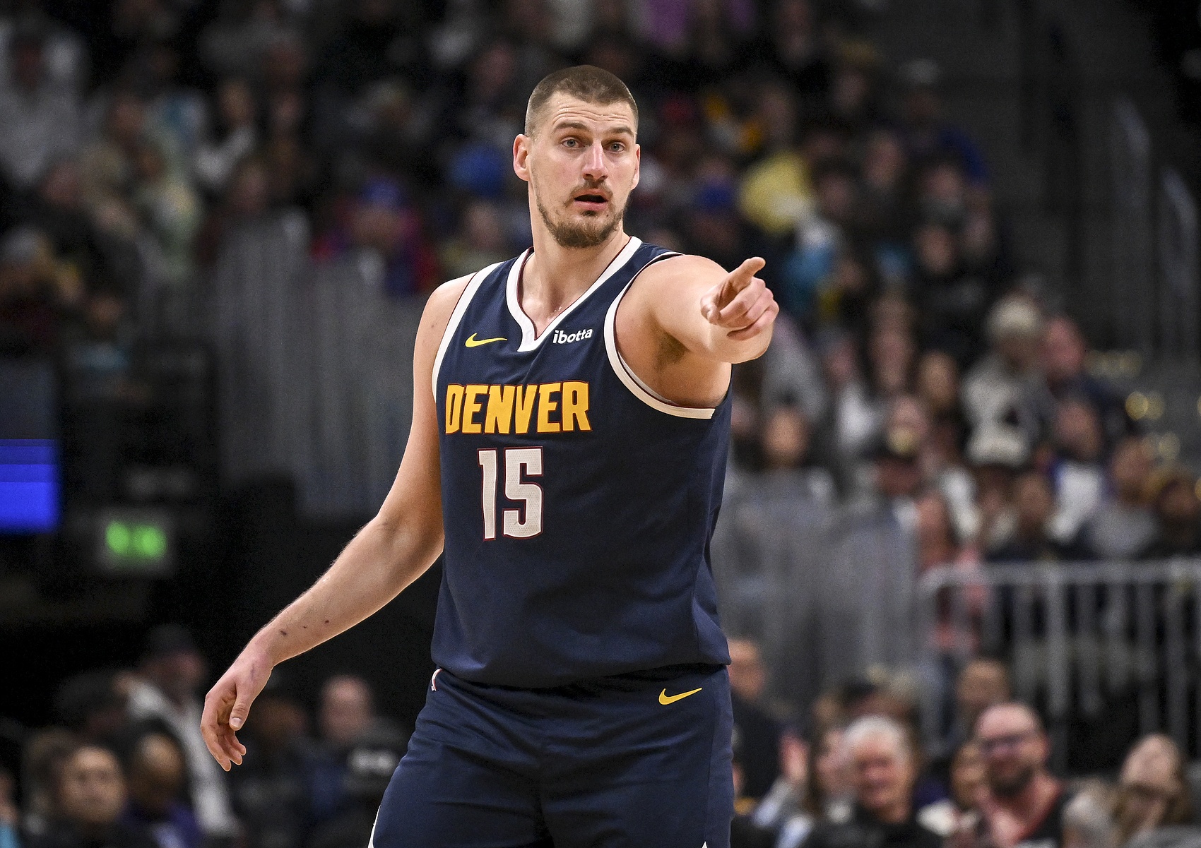 罕見?。〖s基奇今日正負(fù)值-7 是掘金首發(fā)五人中唯一為負(fù)的